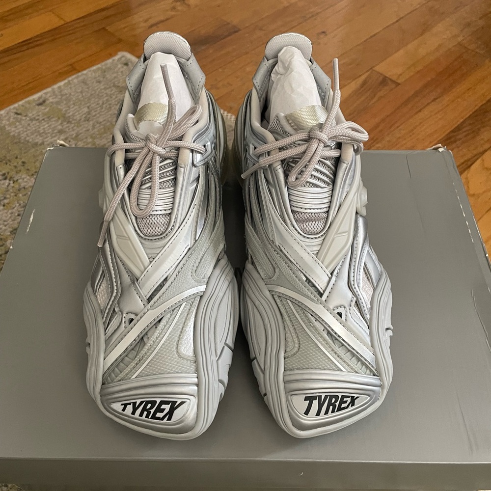 Brand New Balenciaga Tyrex Silver women’s sz eu 37